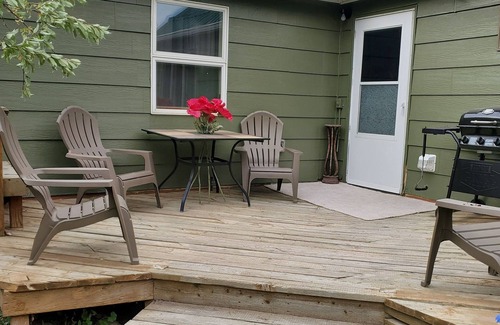 Augusta House | Experience Augusta charm in our spacious 3-bedroom retreat
