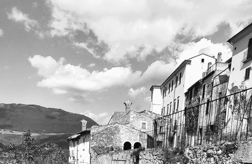 Capestrano House | Experience authentic Abruzzo! Fedora's House in Capestrano, your ideal retreat.