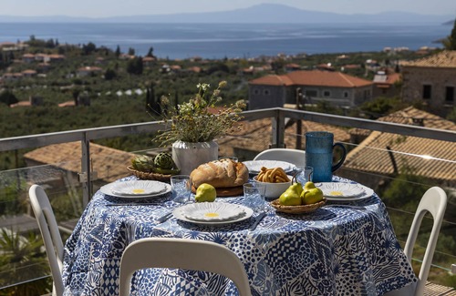 Lefktro Villa | Experience Awarded Architecture and Heritage at Casa Antica