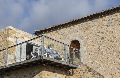 Lefktro Villa | Experience Awarded Architecture and Heritage at Casa Antica