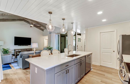 South Beach Villa | Experience Coastal Elegance: Newly Renovated Villa in South Beach Marina