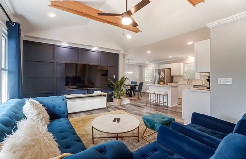 Starmount House | Experience Charlotte charm near SouthPark Mall