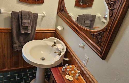 Gualala House | Experience Coastal Bliss: Stunning Ocean View Sweeping Across the Horizon!