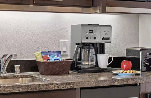 Las Vegas Apartment | Experience Desert Oasis at Wyndham Desert Blue – Book Now on VRBO!