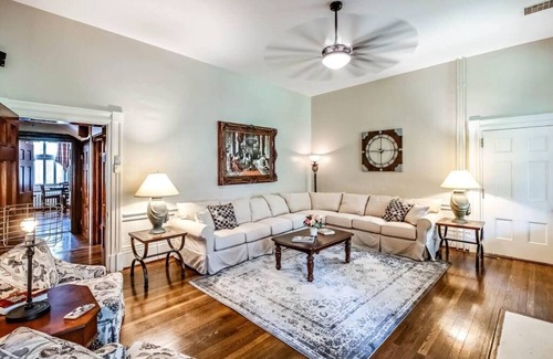 Tazewell House | Experience history in the Etta V