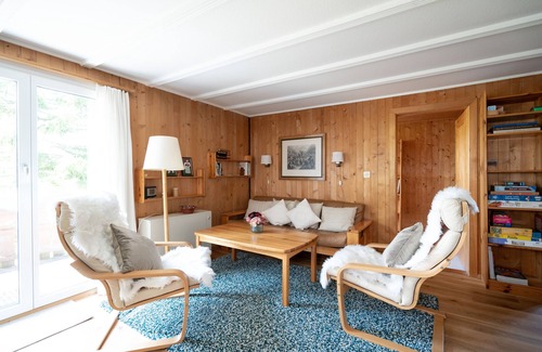 Mitloedi House | "Experience Idyll and Adventure at Chalet Sönderli in the Swiss Alps!"