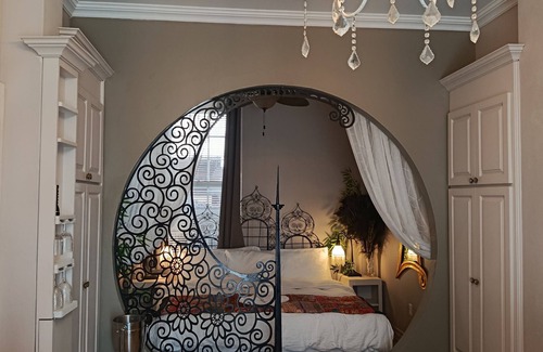 Caye Caulker House | Experience laid-back luxury in our Cozy poolside studio with beautiful gardens