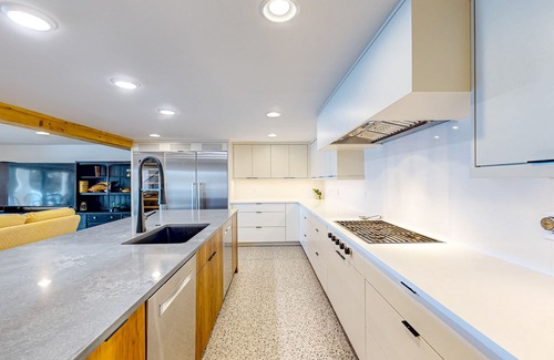 Mount Dora House | Experience Luxury and Charm at Our Lakefront Vacation Rental in Mount Dora, FL!