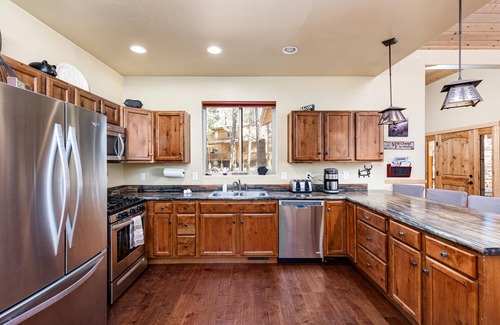 Williams Cabin | Experience Luxury near Williams & Grand Canyon: Your Cool Mountain Getaway!