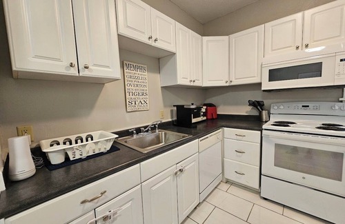 Vollintine-Evergreen House | Experience Memphis charm near Beale St 5 min drive