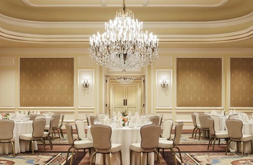 Downtown Salt Lake City Hotel | Experience Modern Comfort: Room w/Cozy Beds & Pool Access