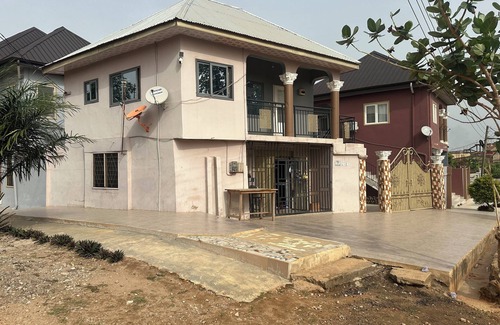 Kumasi House | Experience modern tranquility at Smart Oasis: Serenity in Ghana!