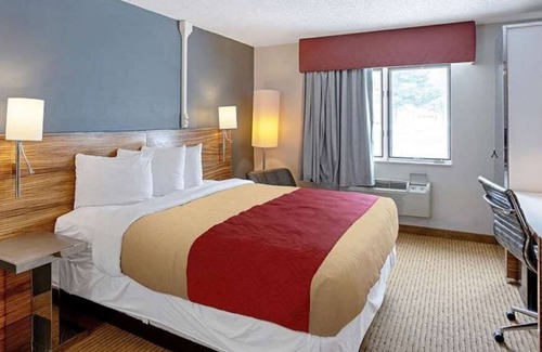 Clinton Apartment | Experience our inviting Studio in Clinton, IA - where your ideal rental awaits.