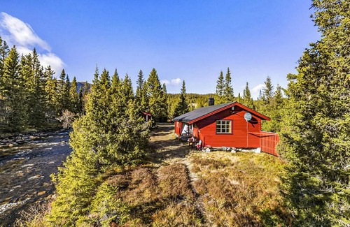 Fla Municipality House | Experience pure natural idyll and switch off from everyday life in this cosy holiday home.