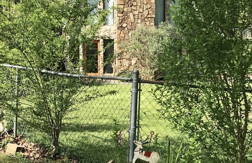 Austral House | Experience serene Hiwassee River just 5 mins away