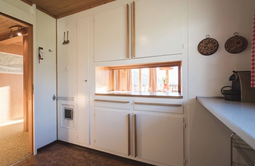 Amden House | "Experience Serenity and Adventure in Our Charming Chalet Engihalde!"