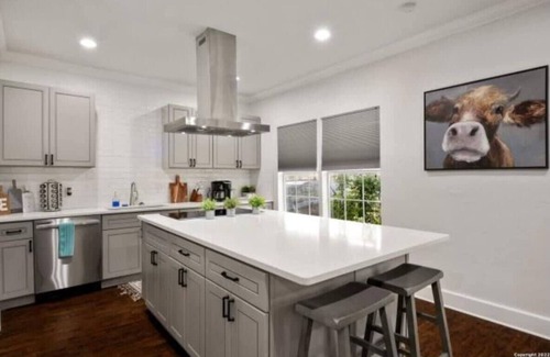 Highland Park House | Experience Serenity in a 4BR/3BA Downtown Home