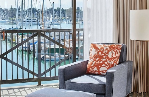 Berkeley Hotel | Experience Soothing Moments & Luxury! Indoor Pool, Balcony, Near Keller Beach