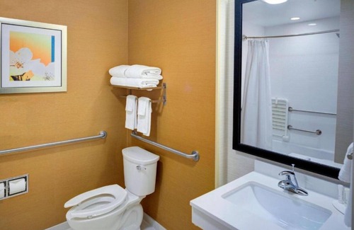 Hollister House | Experience the best of Hollister CA. Pool, WiFi & Gym