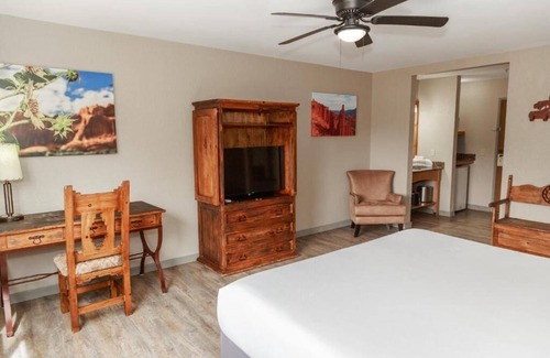 Moab House | Experience the Heart of Utah's Mountains: Ideal for Families and Adventurers!