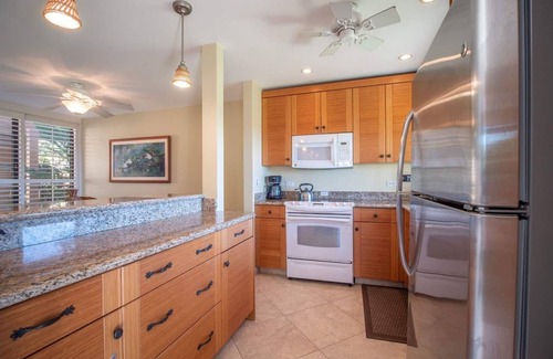 Wailea Condo | Experience the Magic of Maui at Ekahi 13C