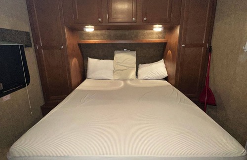Hinton House | Experience “The RV Life” on our Fully Equipped Camper Trailer