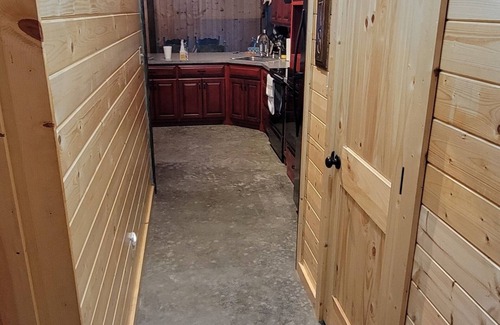 Rover Cabin | Experience the Solar Eclipse path of Totality in this cabin getaway!