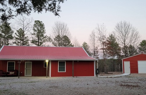 Rover Cabin | Experience the Solar Eclipse path of Totality in this cabin getaway!