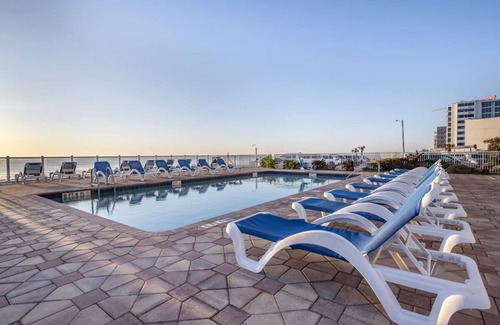 Seabreeze Park Hotel | Experience The Thrill From Your Modern Haven | Daytona Speedway & Theme Parks