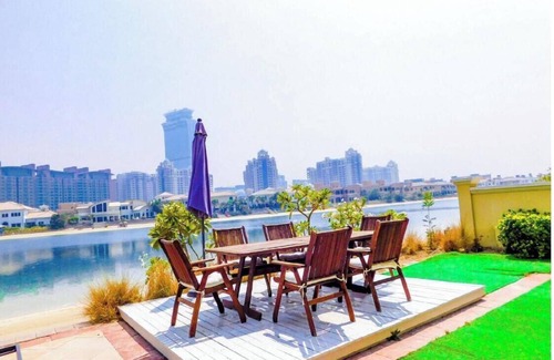 Palm Jumeirah Villa | Experience the Ultimate in Luxury and Comfort at Our 7-Bedroom Villa