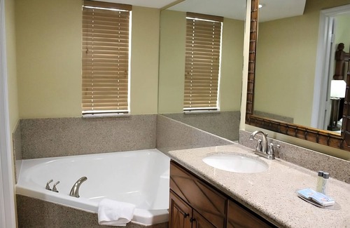 Florida Central Atlantic Coast House | Experience Theme Park Magic in our Homey Orlando Studio - Pool and BBQ