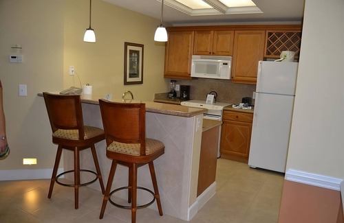 Florida Central Atlantic Coast House | Experience Theme Park Magic in our Homey Orlando Studio - Pool and BBQ
