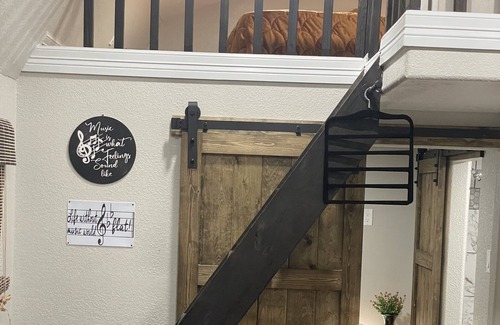 Brazoria Cabin | Experience Tranquility at the Joseph Cabin: Peaceful Getaway Close to the River
