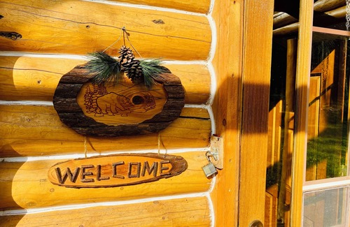 Cochrane Cottage | Experience True Solitude in this Gorgeous Wilderness Log Cabin