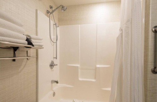 Wheat Ridge House | Experience Wheat Ridge Like Never Before! Close to Museum of Contemporary Art!