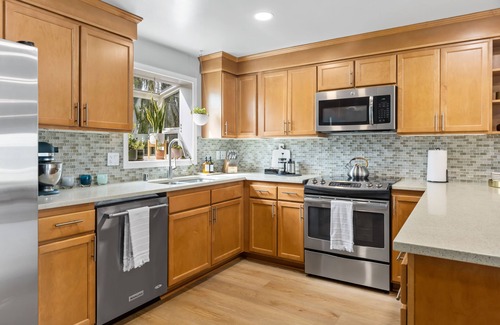The Bowl of Edmonds House | Experiencing Edmonds, In the Heart of it All!