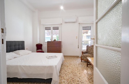 Vyronas Apartment | Explore Athens from a Local Rooftop Apartment