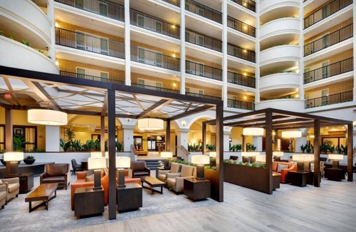 Park Central Hotel | Explore Dallas from a Convenient and Comfortable Suite! FREE Parking, Pool!
