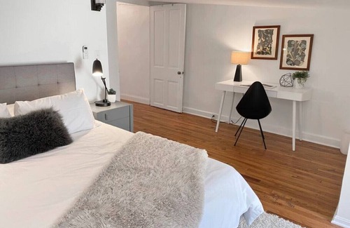 Mount Adams Apartment | Explore Downtown and Mount Adams with River Views!