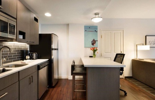 Emeryville House | Explore Emeryville During Your Extended Stay at Our San Francisco Bay Room