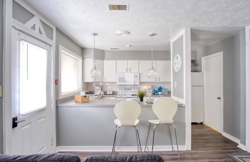 Mapleton/Fall Creek House | Explore Indy in Perfect Location - Cozy 1BR