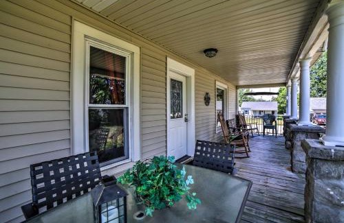 Geneva-on-the-Lake Apartment | Explore Lake Erie and Strip From Quaint Apartment!