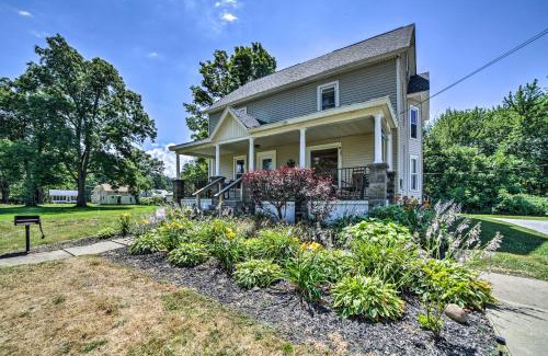 Geneva-on-the-Lake Apartment | Explore Lake Erie and Strip From Quaint Apartment!