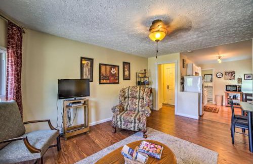 Geneva-on-the-Lake Apartment | Explore Lake Erie and Strip From Quaint Apartment!