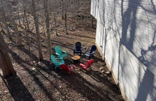Tobyhanna House | Explore Poconos with Fire pit, Games, Grill