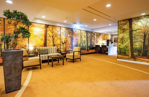 Zon en Schild Hotel | Explore Scenic Trails & Relax at This Garden Retreat with Free Parking Included