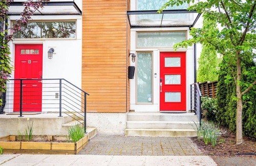 North Beacon Hill Apartment | Explore Seattle:Parking & Walk to Light Rail - NEW on VRBO + ABNB Superhost