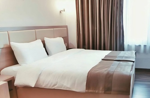Centar Hotel | Explore Skopje’s Iconic Attractions from a Modern Room with Free Breakfast