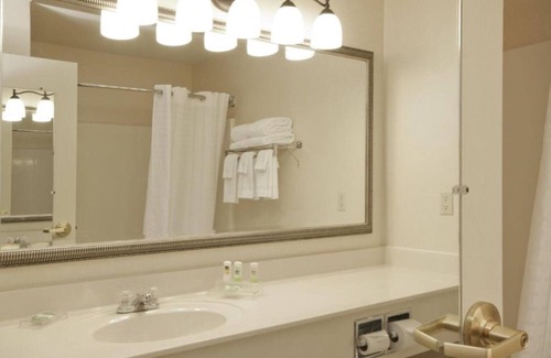 Quad Cities House | Explore the Bettendorf area from ourroom in Davenport