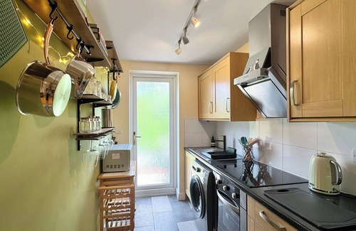Bristol Cottage | Explore the City of Bristol while staying at TreeTops Apartment.
